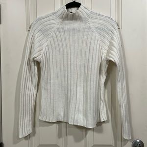 Vintage white cable knit sweater w/mock neck and raglan sleeve styling. M to L.